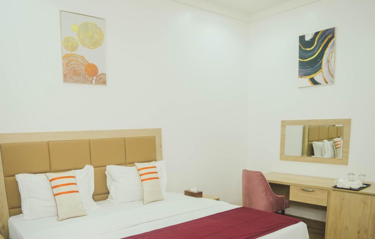 Quest Boutique Hotel Gwarinpa Экстерьер фото