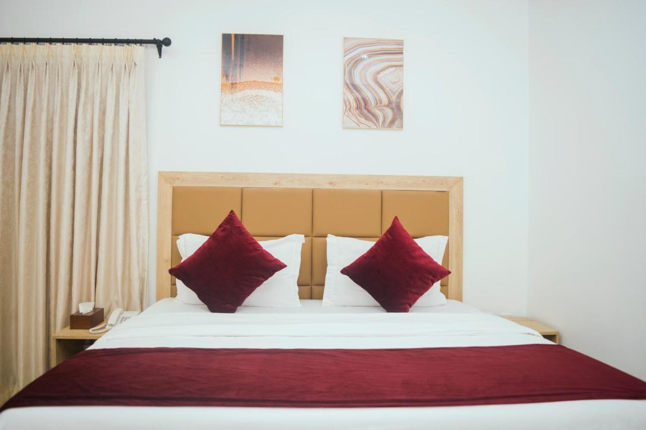 Quest Boutique Hotel Gwarinpa Экстерьер фото