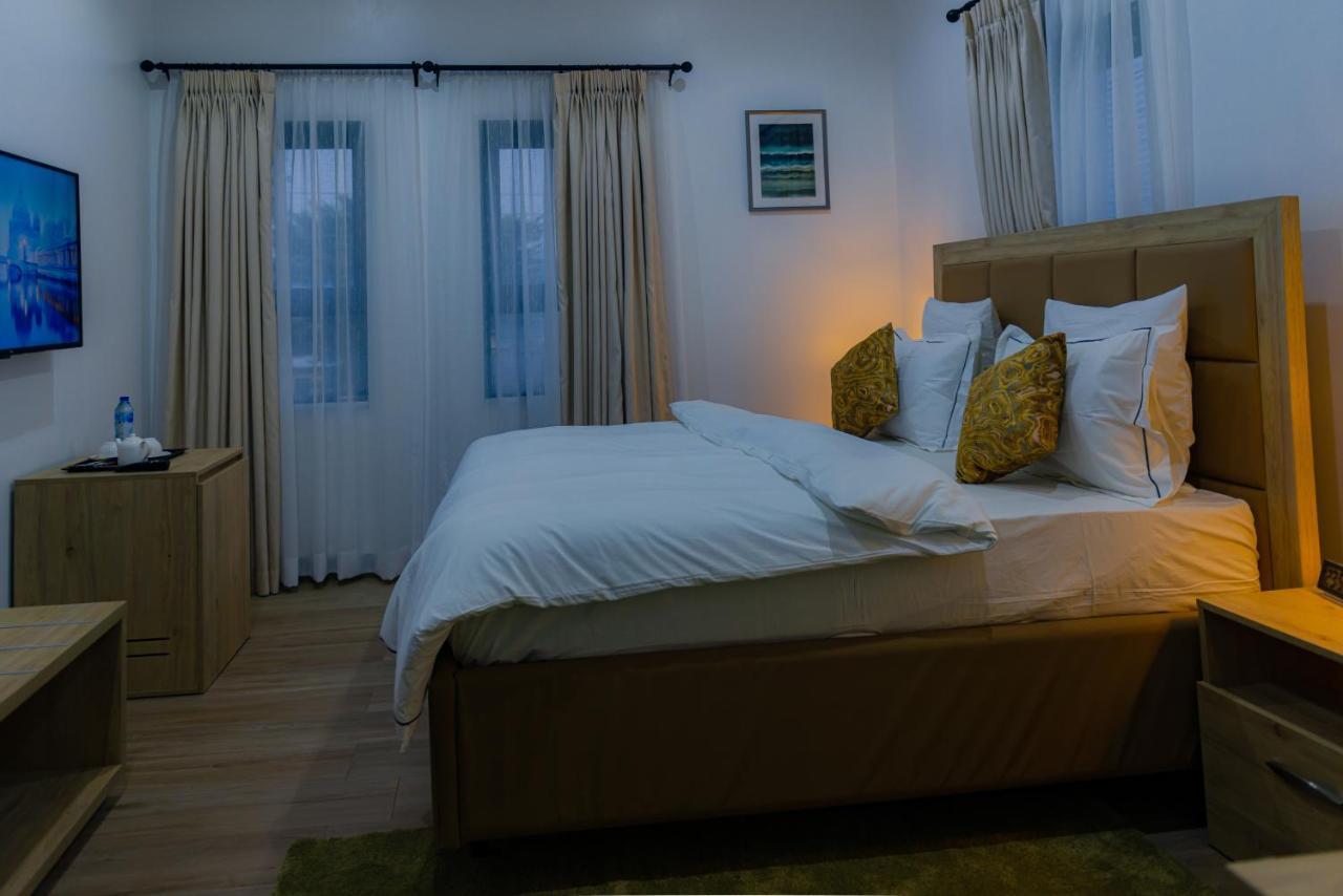 Quest Boutique Hotel Gwarinpa Экстерьер фото