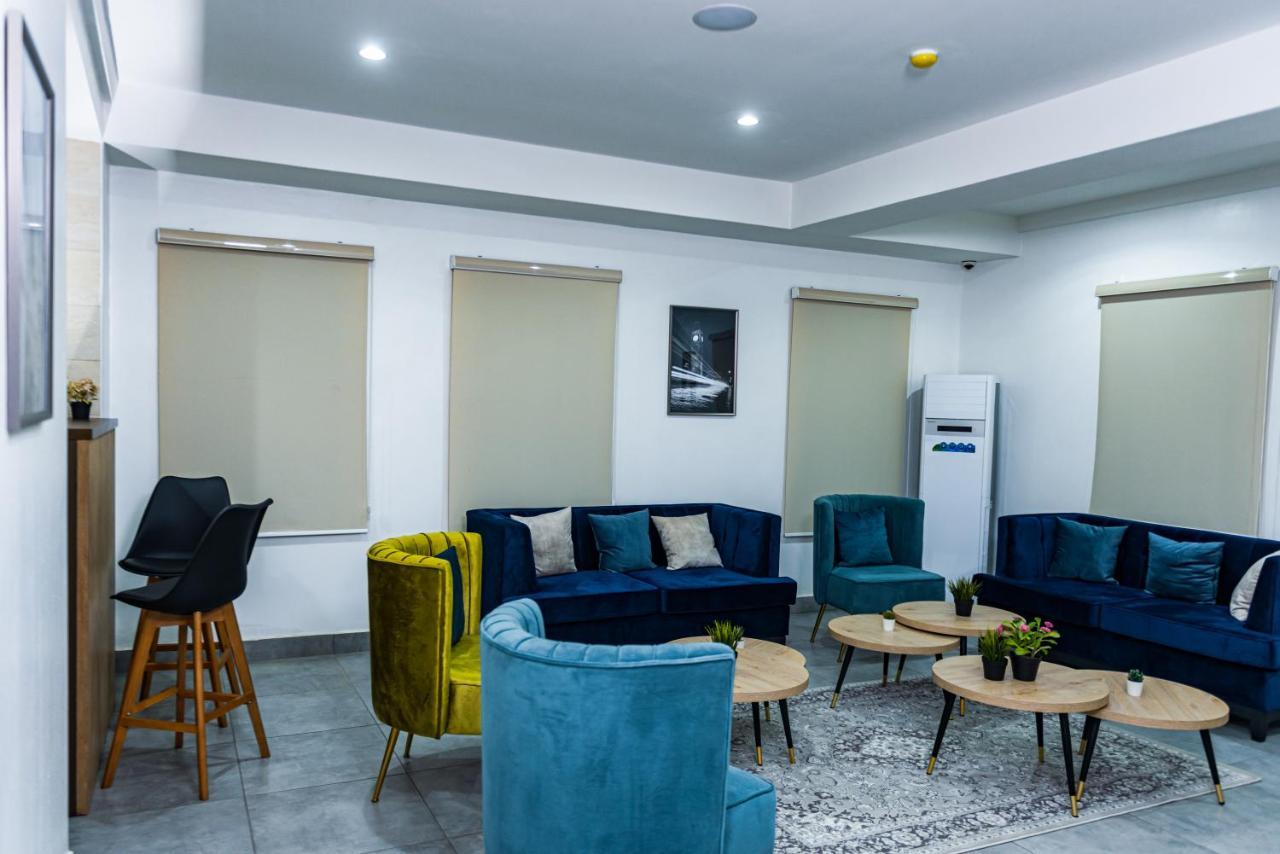 Quest Boutique Hotel Gwarinpa Экстерьер фото