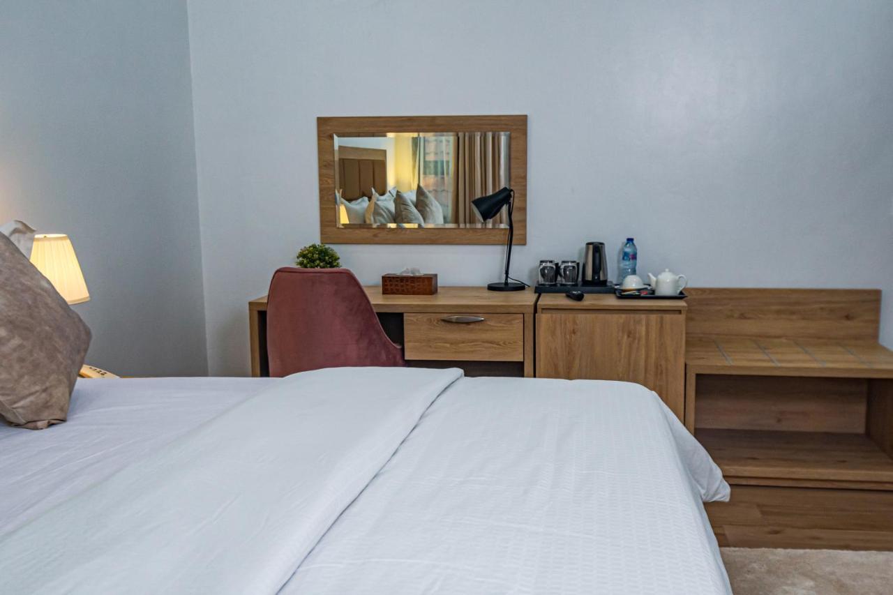 Quest Boutique Hotel Gwarinpa Экстерьер фото
