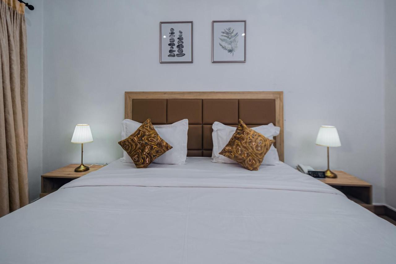 Quest Boutique Hotel Gwarinpa Экстерьер фото