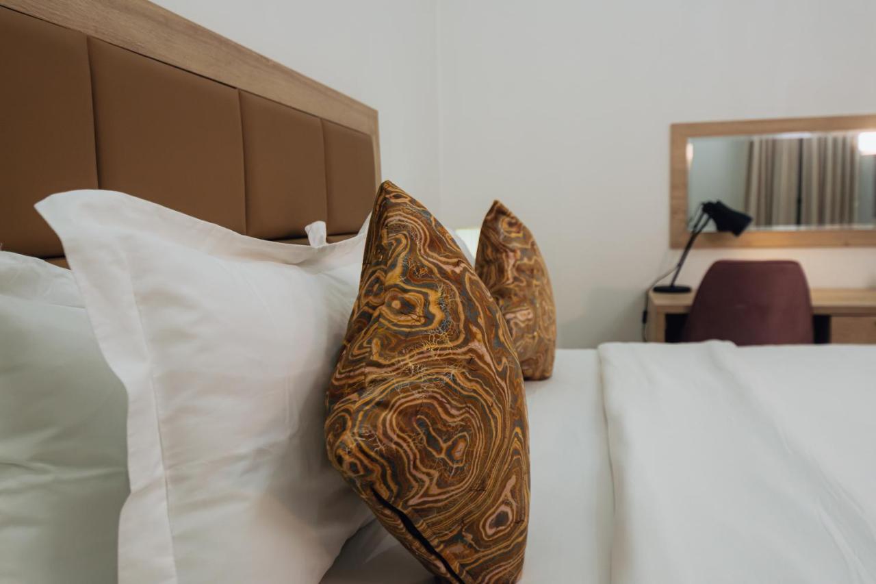 Quest Boutique Hotel Gwarinpa Экстерьер фото