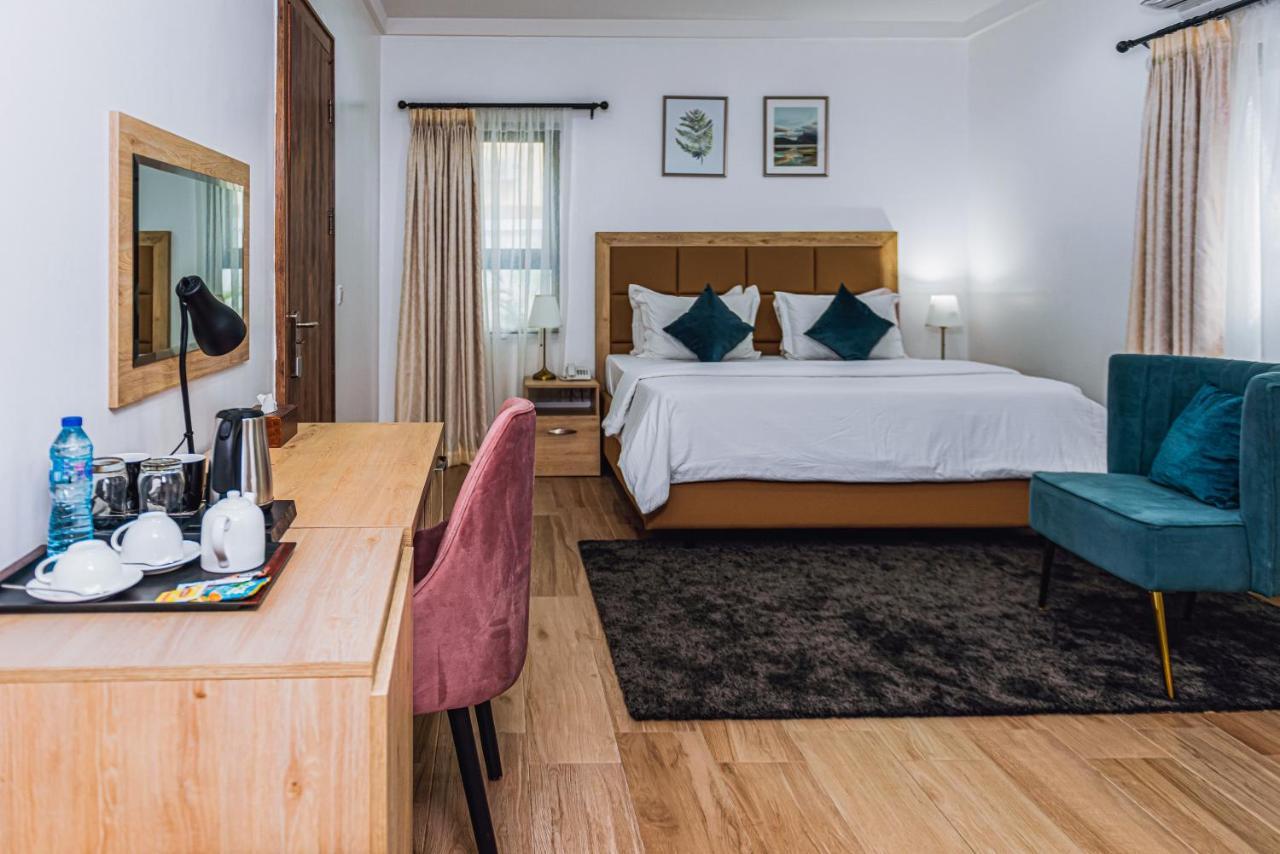 Quest Boutique Hotel Gwarinpa Экстерьер фото
